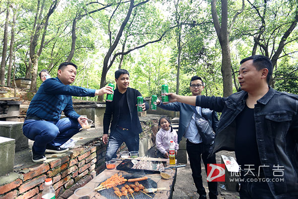 常德市德天廣告有限公司,品牌設(shè)計(jì),活動(dòng)策劃,影視攝制,廣告設(shè)備租賃,媒體廣告推廣,